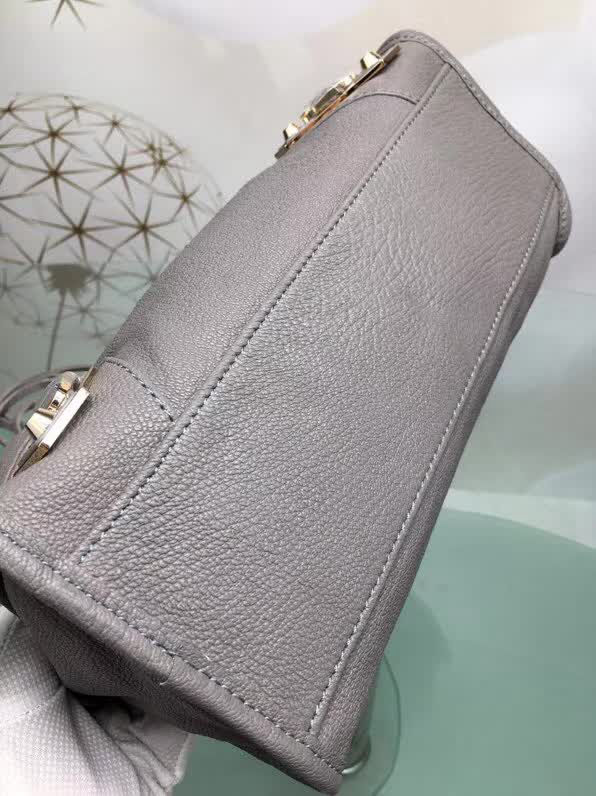 BALENCIAG巴黎世家 原版義大利進口山羊皮 小金釘 單肩斜挎包  BL1128